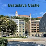Romance Under The Castle Апартаменты