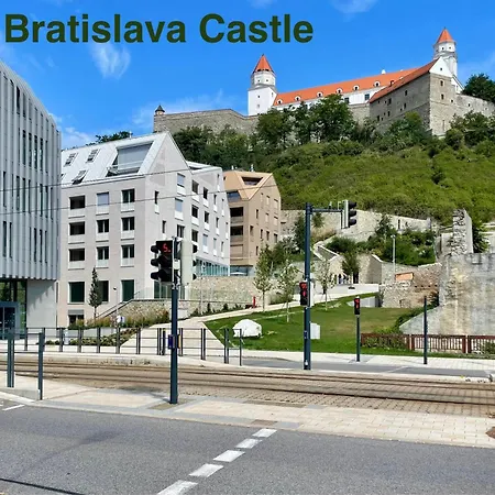 Romance Under The Castle Appartement
