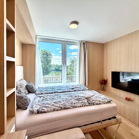 Romance, Castle And Danube - Vydrica Apartment Bratislava