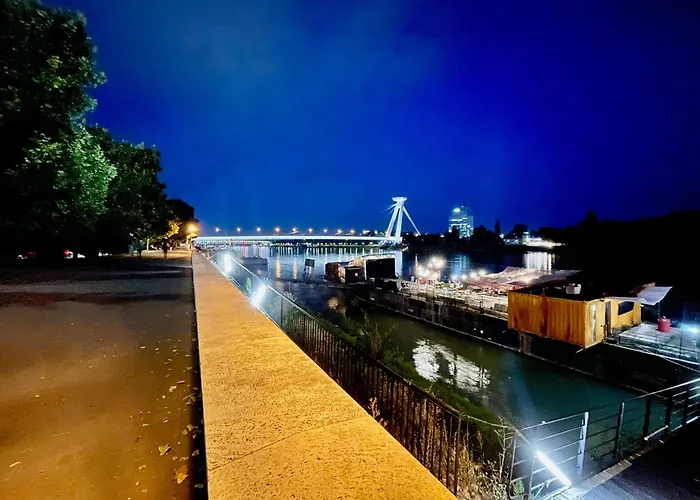 Romance Under The Castle Apartman *