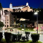 Apartman Romance Under The Castle *