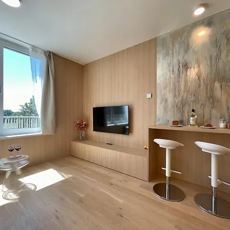 Romance Under The Castle Apartament